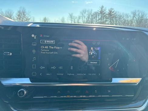 Used 2025 GMC Sierra 1500 Elevation image 30