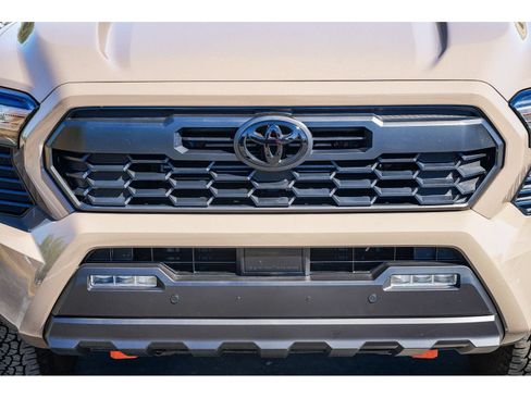 Used 2026 Toyota Tacoma TRD Off-Road w/ TRD Off Road Upgrade Package AWD/4WD image 7