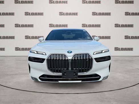 Certified 2023 BMW i7 xDrive60 AWD/4WD image 8