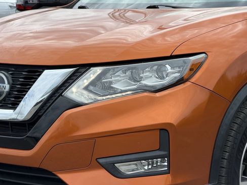 Used 2018 Nissan Rogue SL w/ Premium Package FWD image 10