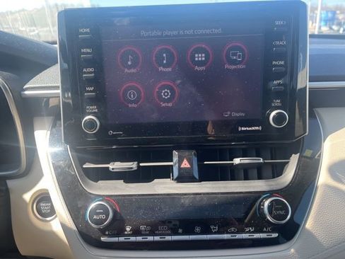 Used 2022 Toyota Corolla Cross XLE w/ Convenience Package image 14
