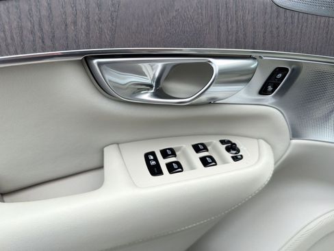 Certified 2023 Volvo XC90 T8 Ultimate w/ Lounge Package AWD/4WD image 12
