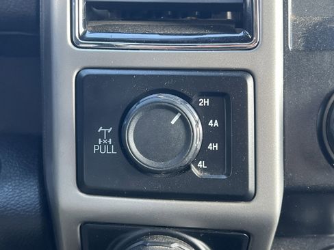 Used 2019 Ford F150 Lariat w/ Trailer Tow Package image 9