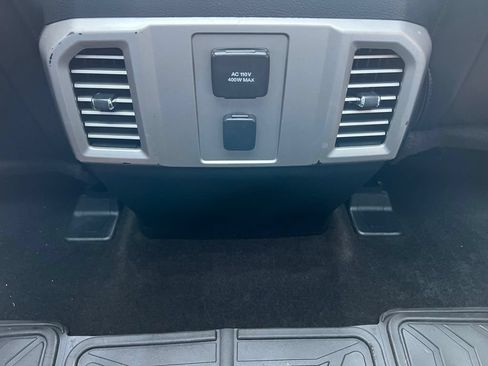 Used 2017 Ford F250 Lariat w/ Lariat Ultimate Package AWD/4WD image 26