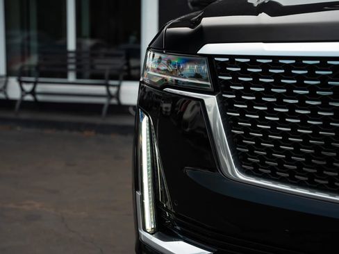 Used 2021 Cadillac Escalade ESV Premium Luxury w/ Performance Package AWD/4WD image 14