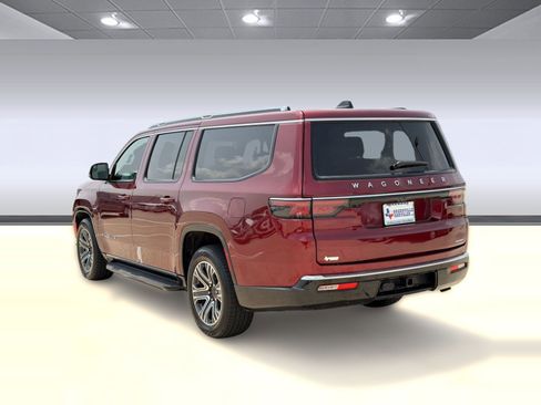 Used 2024 Jeep Wagoneer L Series II RWD image 3