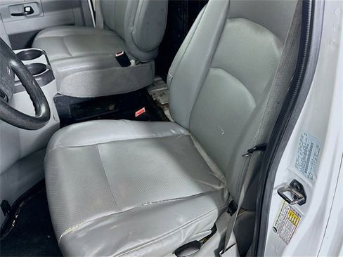 Used 2010 Ford E-350 and Econoline 350 Super Duty image 17