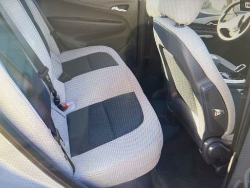 Used 2018 Chevrolet Bolt LT image 22