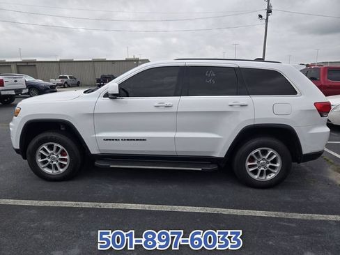 Used 2018 Jeep Grand Cherokee Laredo RWD image 2