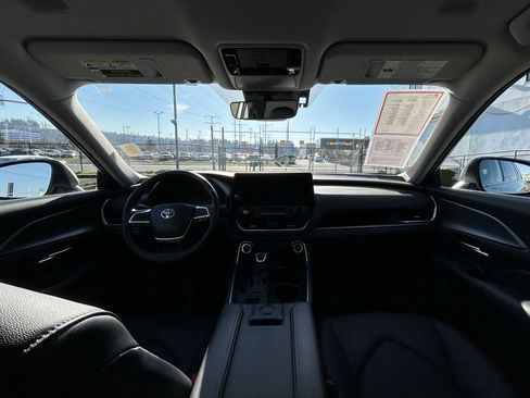 Certified 2025 Toyota Grand Highlander XLE image 19