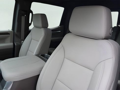 New 2026 GMC Sierra 1500 SLT image 13