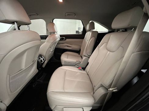 Used 2023 Kia Sorento EX image 19