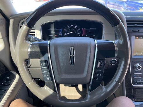 Used 2016 Lincoln Navigator L Select AWD/4WD image 21
