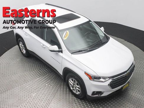 Used 2020 Chevrolet Traverse LT AWD/4WD image 3
