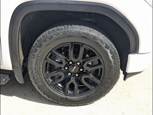 Used 2020 GMC Sierra 1500 Elevation w/ Elevation Value Package AWD/4WD image 18
