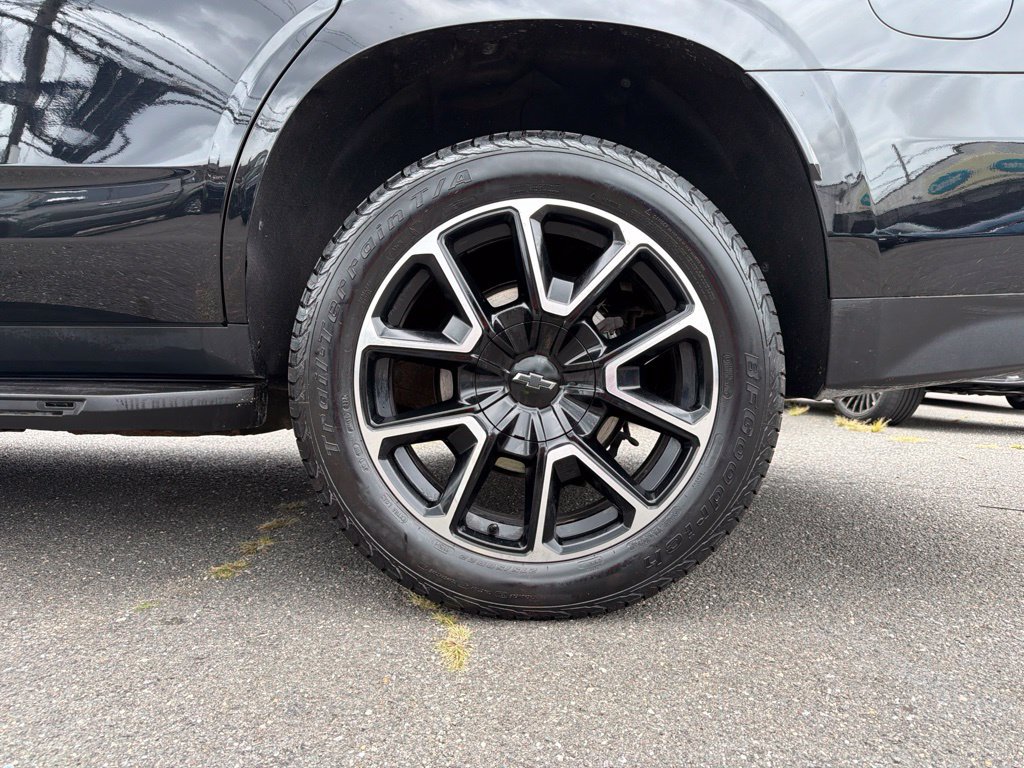 Used 2022 Chevrolet Tahoe RST w/ Luxury Package AWD/4WD image 7