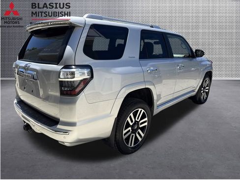 Used 2024 Toyota 4Runner Limited AWD/4WD image 10