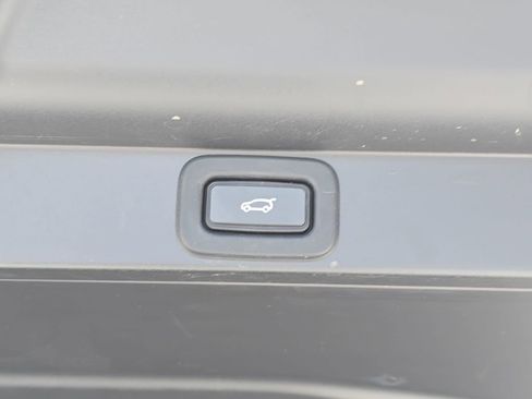 Certified 2023 Land Rover Range Rover SV AWD/4WD image 17