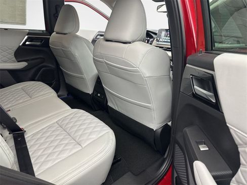 New 2025 Mitsubishi Outlander SEL image 33