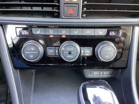 Used 2024 Volkswagen Jetta SE image 22