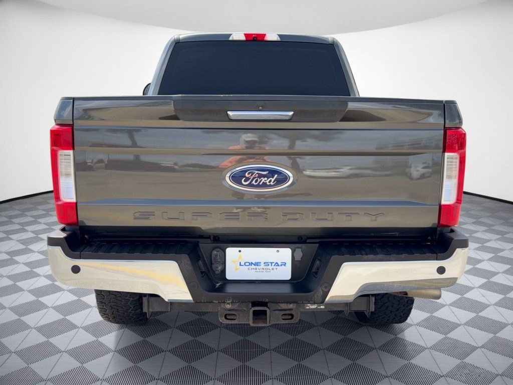 Used 2019 Ford F250 XLT w/ XLT Premium Package AWD/4WD image 11