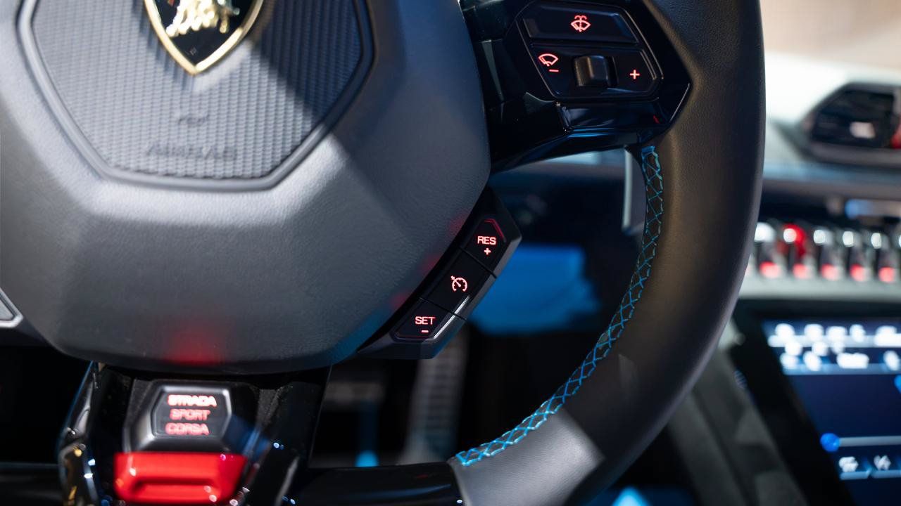 Used 2023 Lamborghini Huracan Tecnica RWD image 17