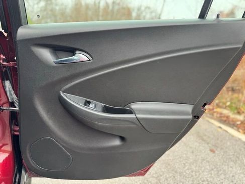 Used 2017 Chevrolet Volt Premier w/ Driver Confidence Package image 16