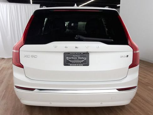 Certified 2023 Volvo XC90 B6 Plus AWD/4WD image 4