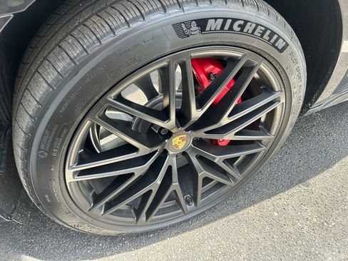 Used 2023 Porsche Macan GTS AWD/4WD image 2