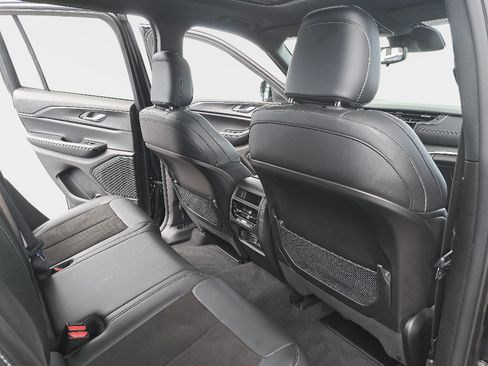 Certified 2023 Jeep Grand Cherokee Altitude AWD/4WD image 12