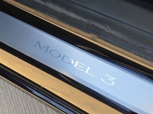 Used 2019 Tesla Model 3 Long Range image 11