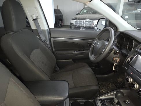 Used 2023 Mitsubishi Outlander Sport AWD image 29