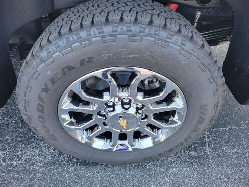 New 2026 Chevrolet Silverado 2500 LT w/ Z71 Chrome Sport Edition AWD/4WD image 44