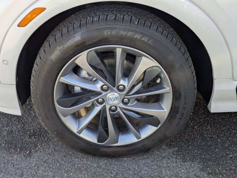 Used 2021 Buick Encore GX Essence w/ Advanced Technology Package image 11