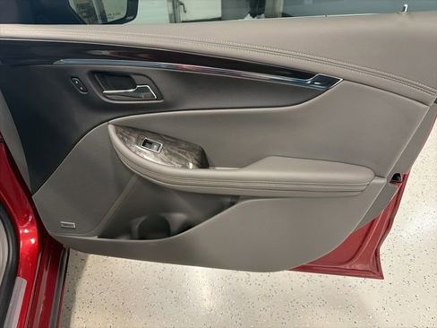 Used 2015 Chevrolet Impala LTZ FWD image 42