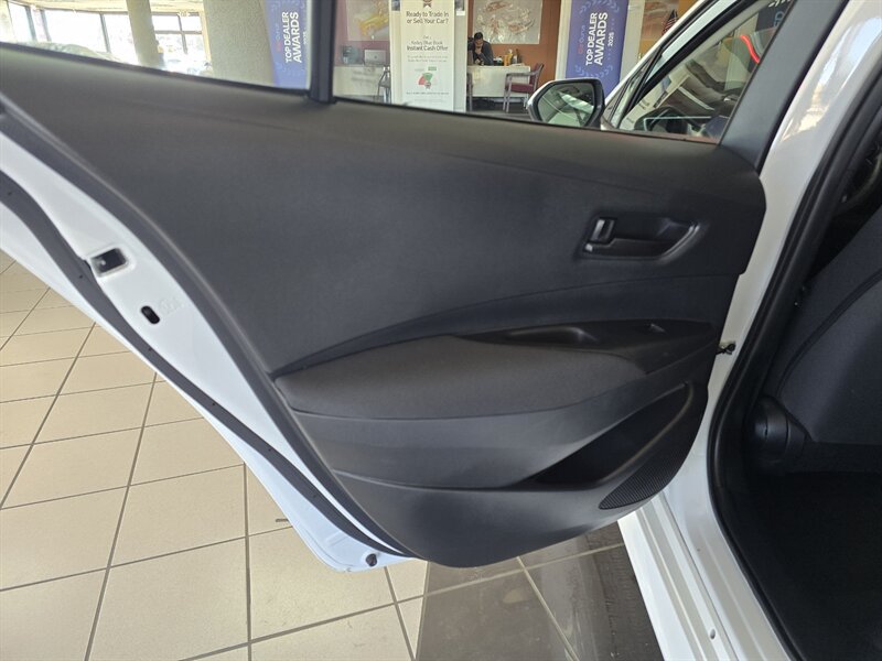 Used 2025 Toyota Corolla LE FWD image 12