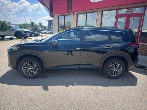 Used 2021 Nissan Rogue S FWD image 9