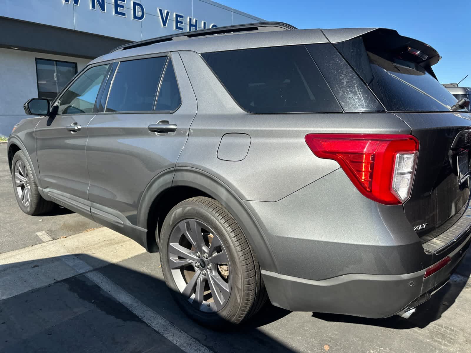 Used 2023 Ford Explorer XLT w/ Equipment Group 202A RWD image 5