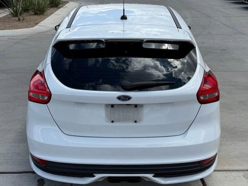 Used 2017 Ford Focus ST FWD image 5