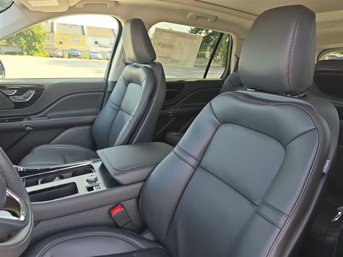 New 2025 Lincoln Aviator 2WD w/ Equipment Group 101A image 17