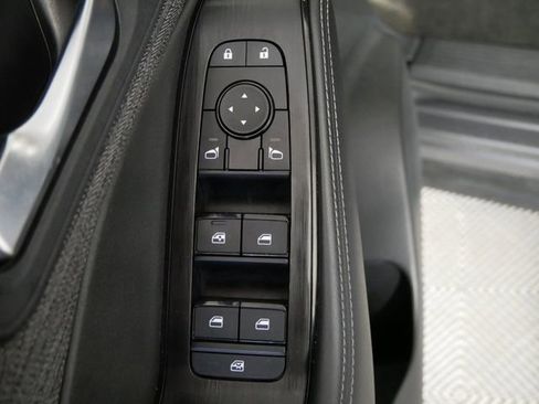 Used 2023 Nissan Rogue SV image 16