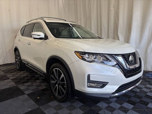 Used 2019 Nissan Rogue SL w/ Premium Package AWD/4WD image 3
