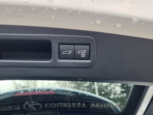 Certified 2025 Lexus RX 350h w/ Convenience Package image 18