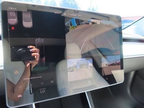 Used 2019 Tesla Model 3 Mid Range RWD image 19