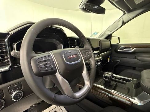 Used 2025 GMC Sierra 1500 Elevation image 13