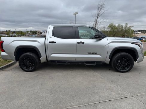 Used 2023 Toyota Tundra SR5 w/ SR5 Convenience Package AWD/4WD image 9