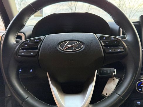 Certified 2023 Hyundai Venue SEL image 29