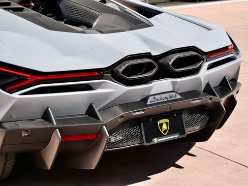 Used 2024 Lamborghini Revuelto AWD/4WD image 24