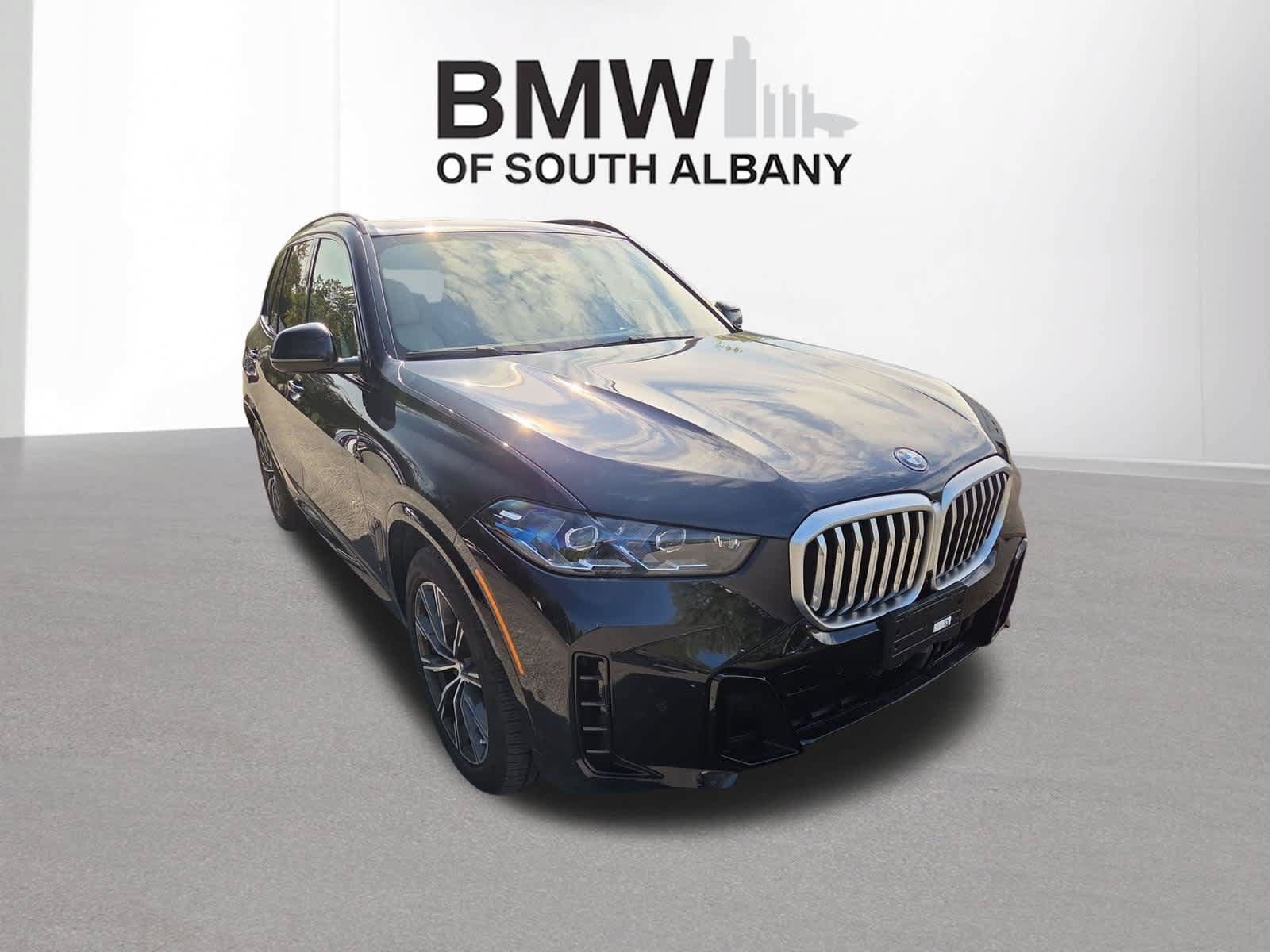Used 2025 BMW X5 xDrive50e w/ M Sport Package AWD/4WD image 1