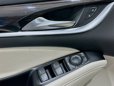 Used 2024 Buick Enclave Essence w/ Experience Buick Package image 18